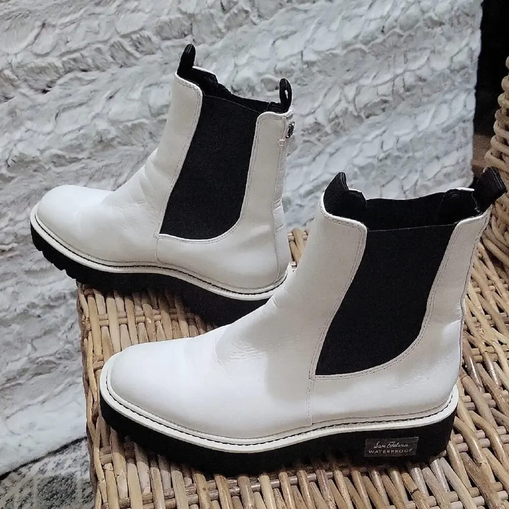 Sam Edelman White Chelsea Ankle Boots, Black Elastic Panels, Womens 7.5